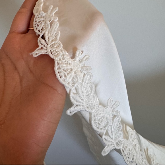 Bridal Robe - never worn - Picture 10 of 11